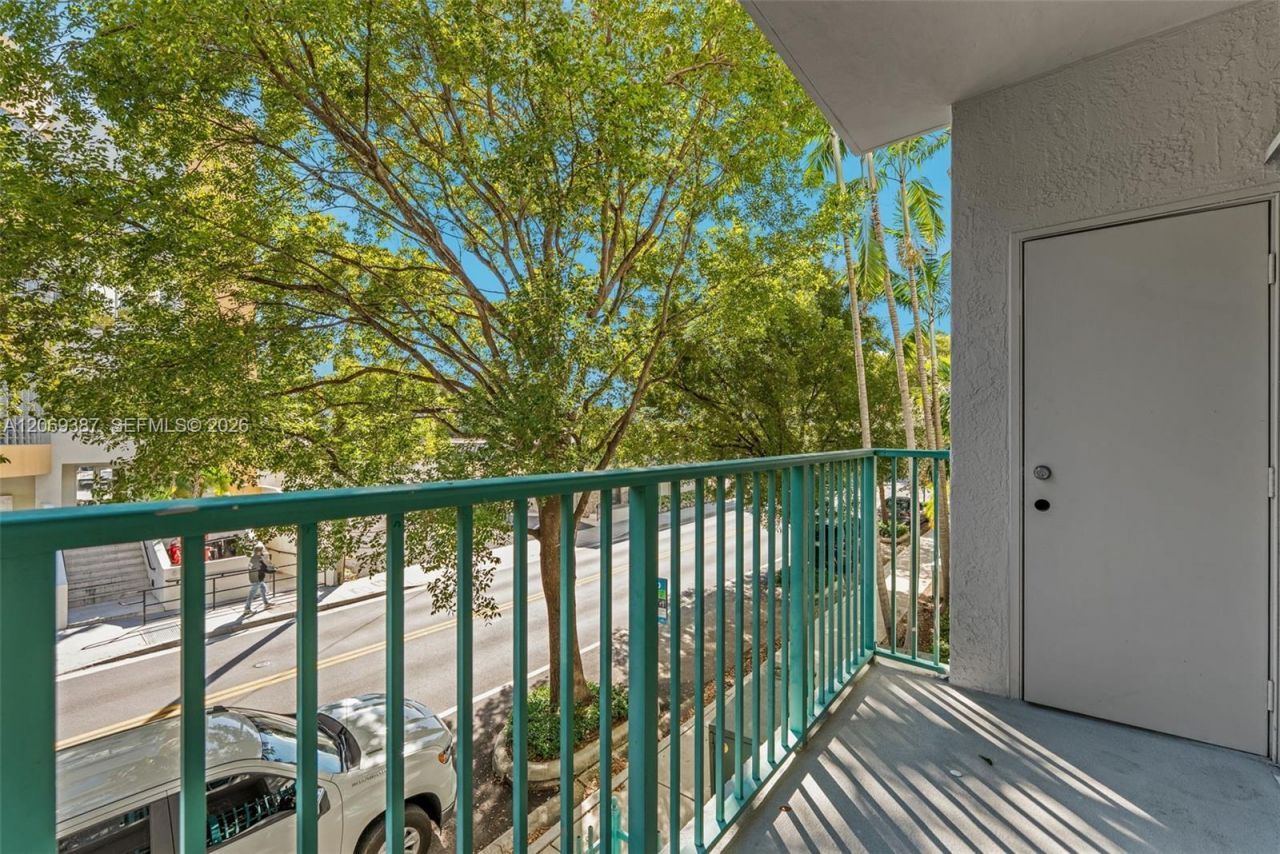 6001 SW 70th St , Unit 227, South Miami, FL 33143 Photo