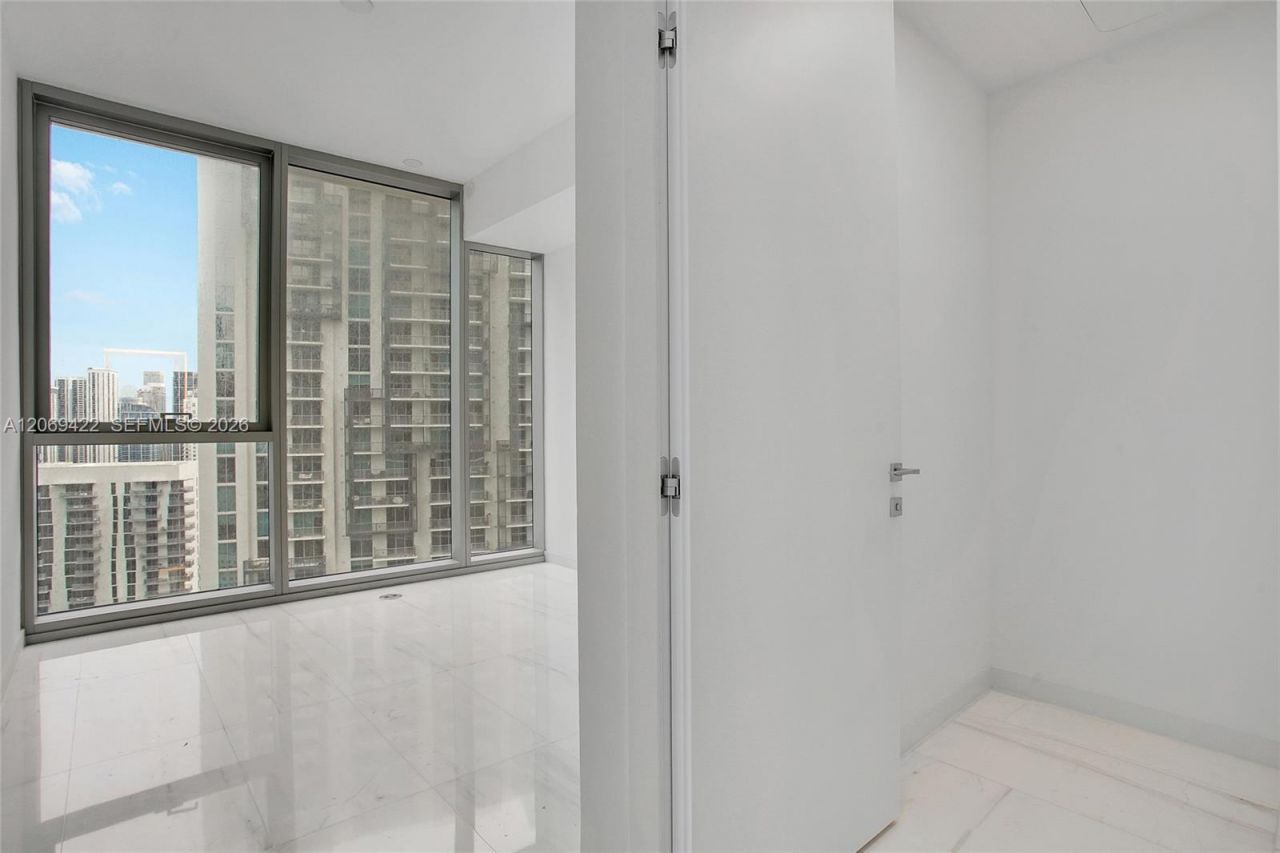 300 Biscayne Boulevard Way, Unit 3108, Miami, FL 33131 Photo