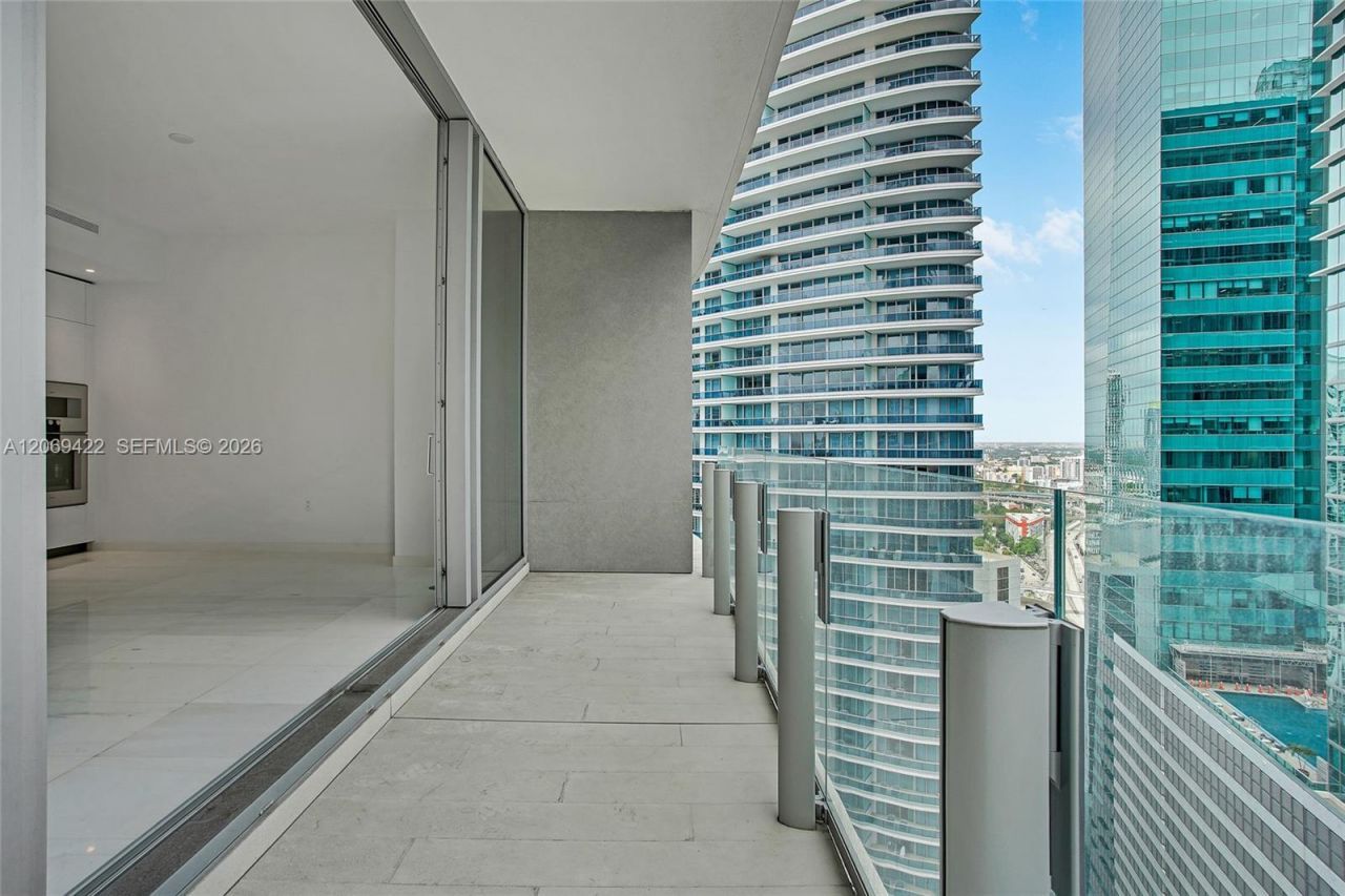 300 Biscayne Boulevard Way, Unit 3108, Miami, FL 33131 Photo