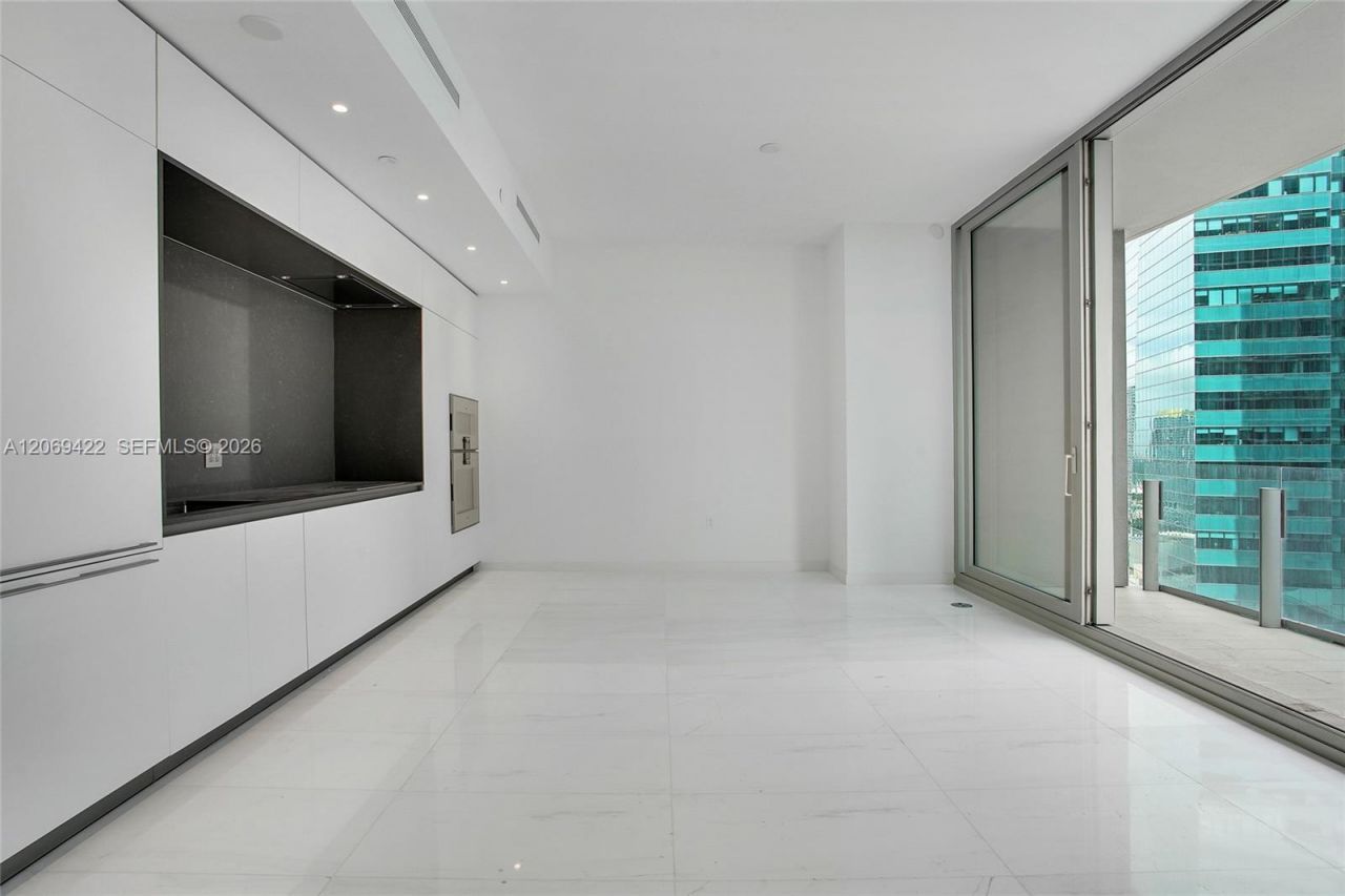 300 Biscayne Boulevard Way, Unit 3108, Miami, FL 33131 Photo