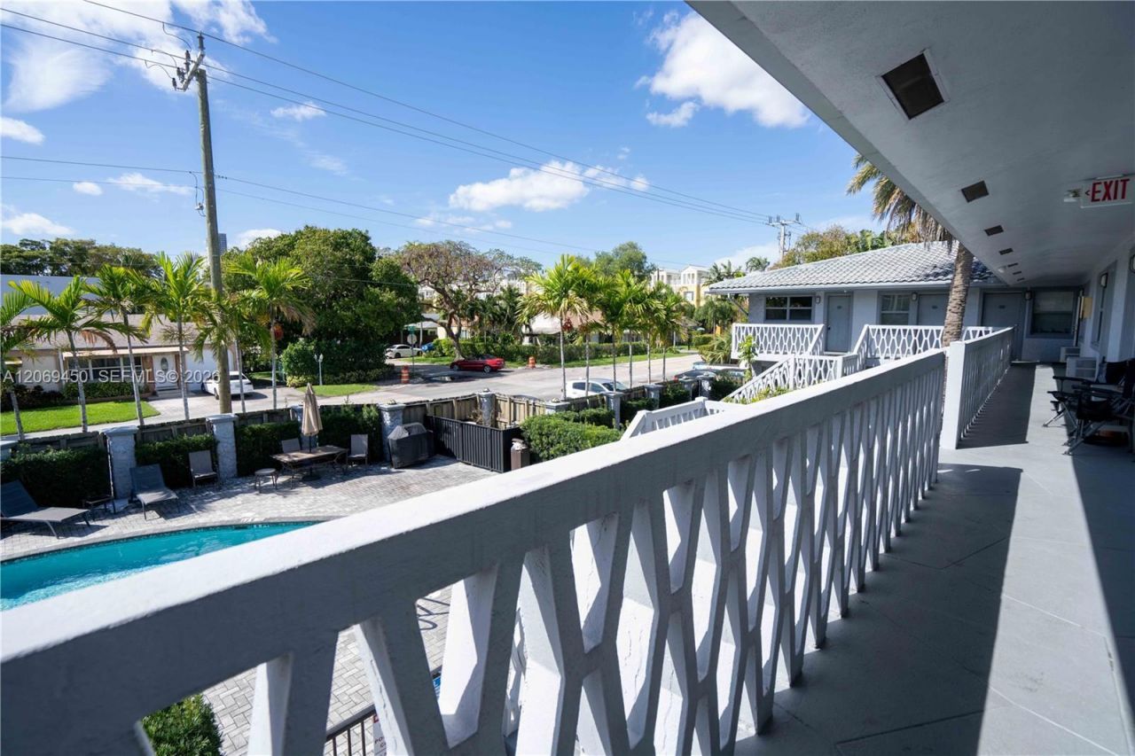 715 NE 6th St , Unit 3, Fort Lauderdale, FL 33304 Photo
