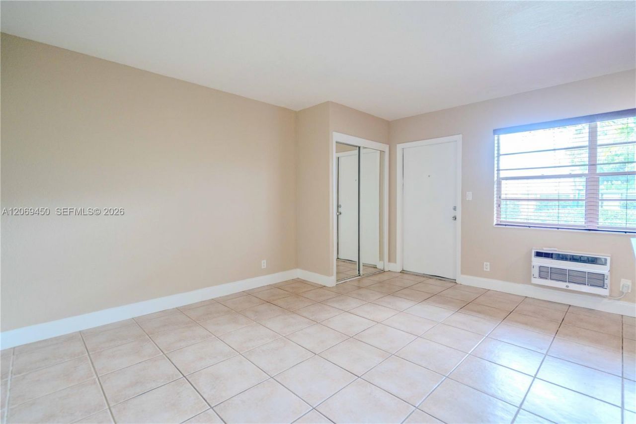 715 NE 6th St , Unit 3, Fort Lauderdale, FL 33304 Photo