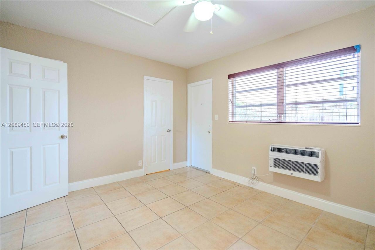 715 NE 6th St , Unit 3, Fort Lauderdale, FL 33304 Photo