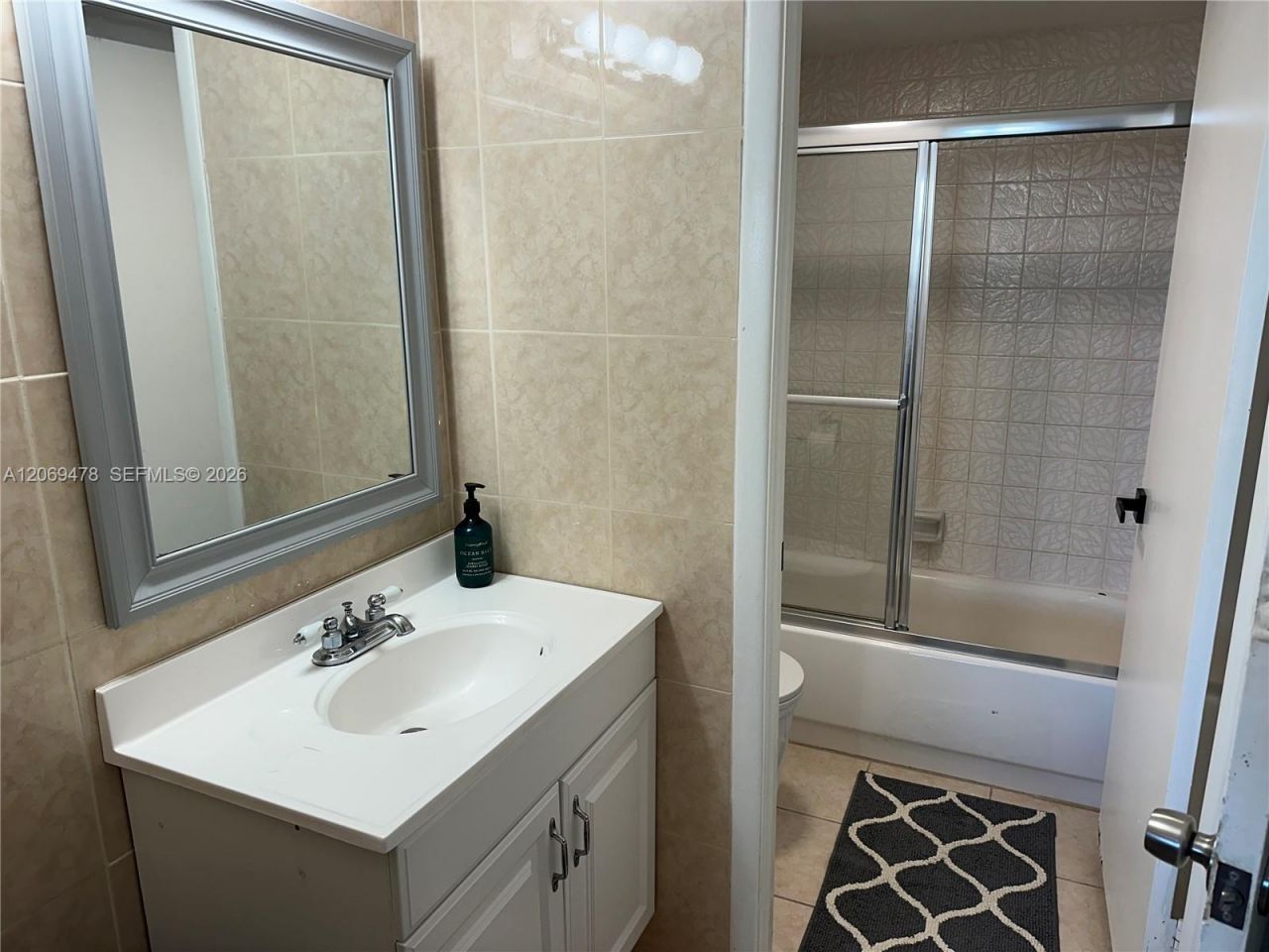 6039 Collins Ave, Unit 310, Miami Beach, FL 33140 Photo
