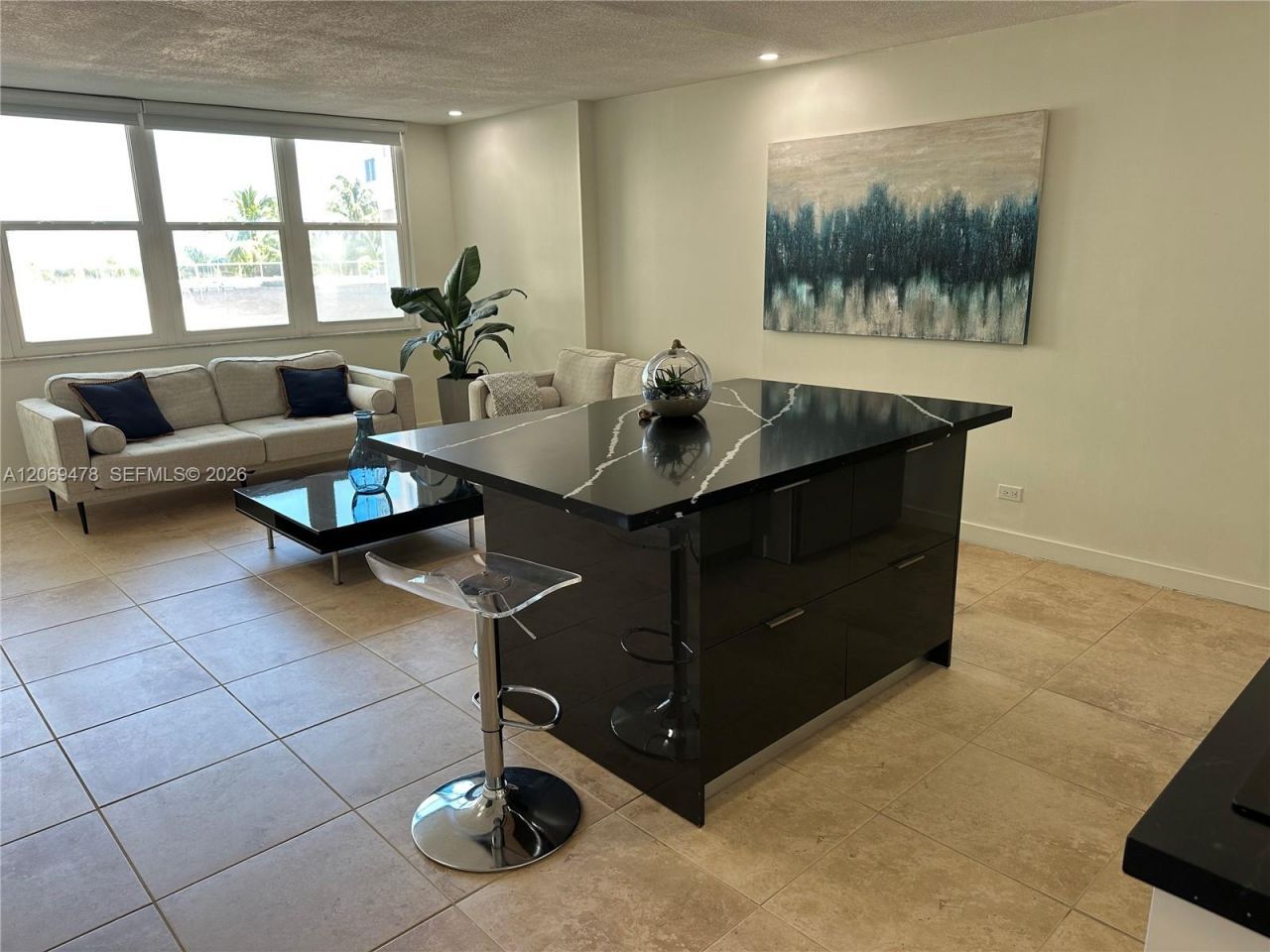 6039 Collins Ave, Unit 310, Miami Beach, FL 33140 Photo