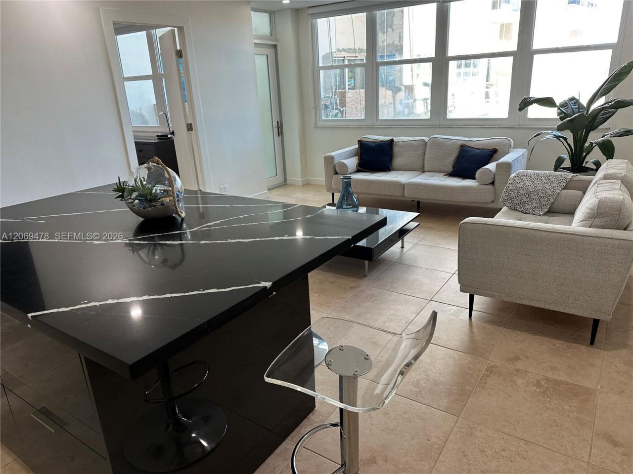 6039 Collins Ave, Unit 310, Miami Beach, FL 33140 Photo