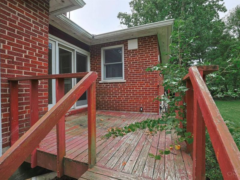 5240 Myerdale Drive, Blue Ash, OH 45242 Photo 4