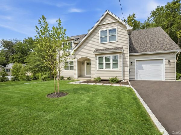 11 Park Street , East Setauket, NY 11733