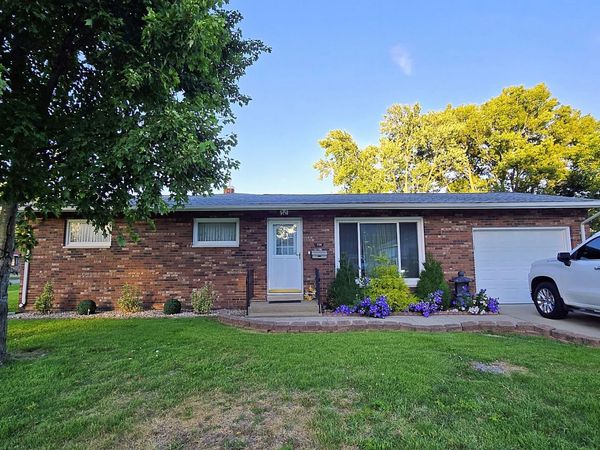 720 S Madison Street, Duquoin, IL 62832