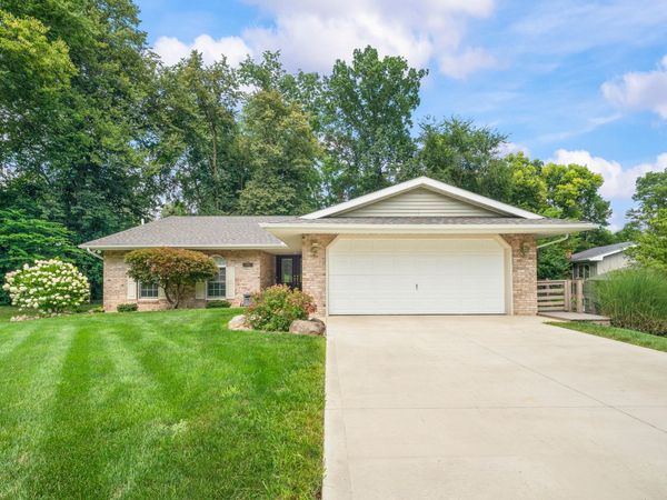 1521 Sioux Trail, Niles, MI 49120