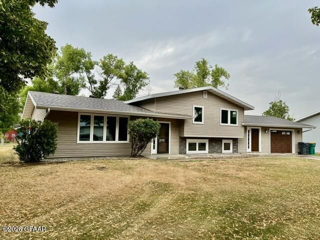 704 CALEDONIA Avenue  primary photo