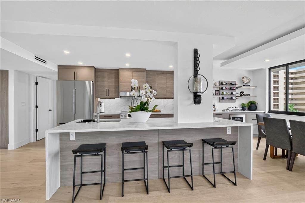 11 Bluebill Ave , Unit 606, Naples, FL 34108 Photo