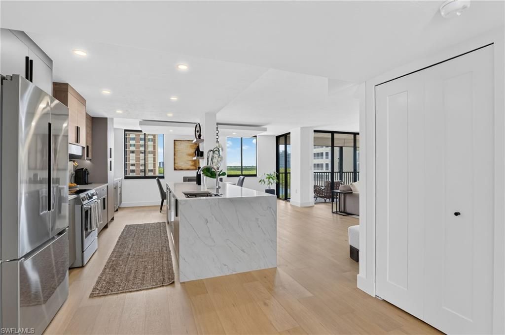 11 Bluebill Ave , Unit 606, Naples, FL 34108 Photo