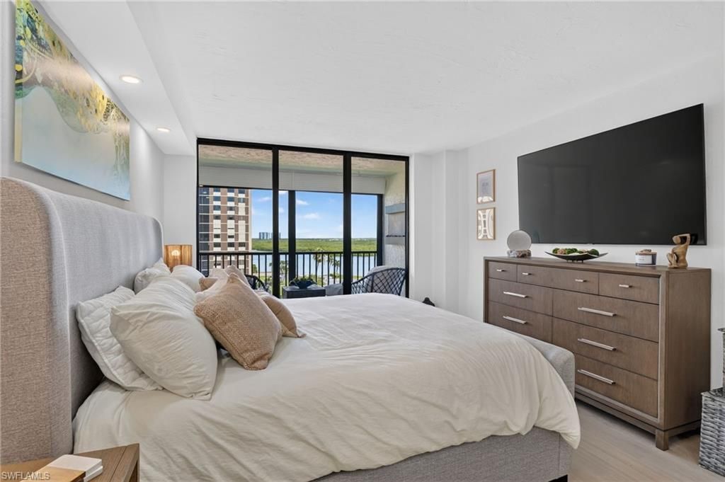 11 Bluebill Ave , Unit 606, Naples, FL 34108 Photo