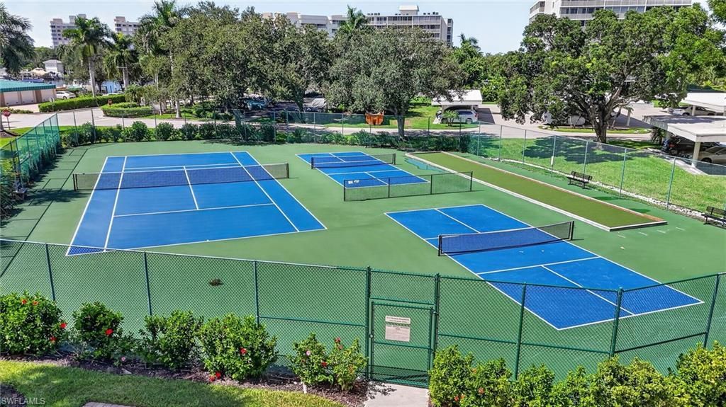 11 Bluebill Ave , Unit 606, Naples, FL 34108 Photo