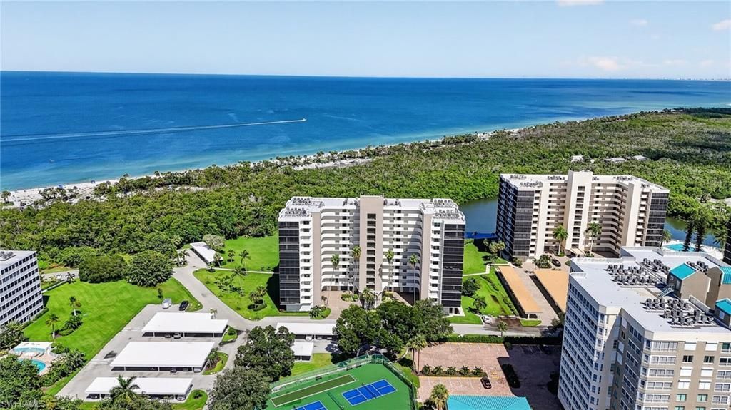 11 Bluebill Ave , Unit 606, Naples, FL 34108 Photo