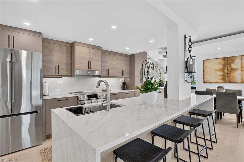 11 Bluebill Ave , Unit 606, Naples, FL 34108 Photo