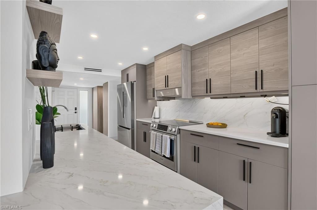 11 Bluebill Ave , Unit 606, Naples, FL 34108 Photo
