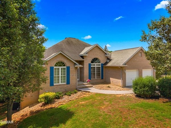 211 Mariners Lane , Dandridge, TN 37725