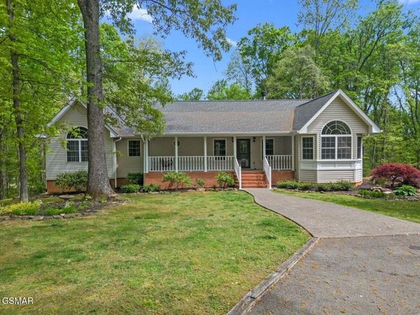 2180 Ranch Road , Dandridge, TN 37725