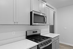 212 Horatio Lane photo 4