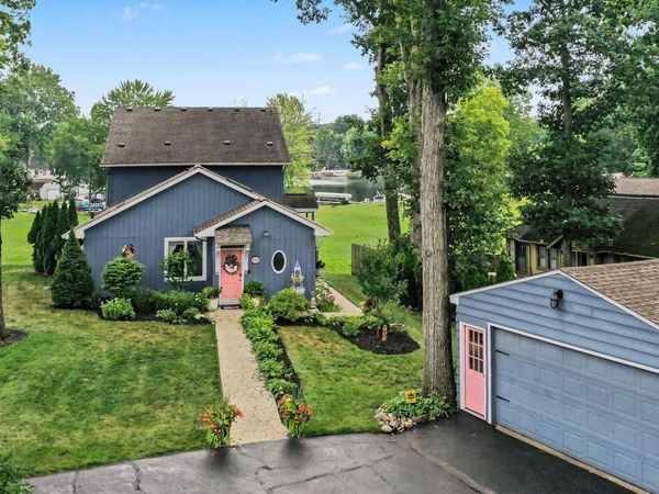 4720 Downing Drive, Pinckney, MI 48169