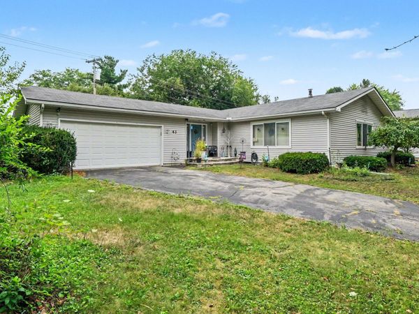 43 Butternut Court, Chelsea, MI 48118