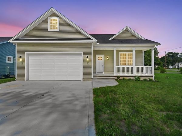2 Skinnerwoods Way, Unit 2, South Hadley, MA 01033