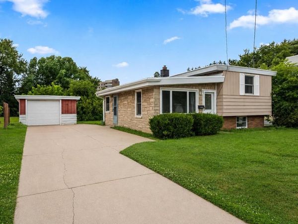 1413 WESTERN AVENUE, Green Bay, WI 54303