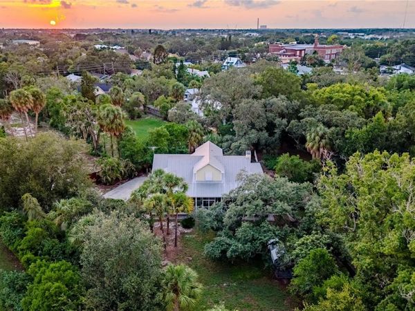 207 N LEVIS AVENUE , TARPON SPRINGS, FL 34689