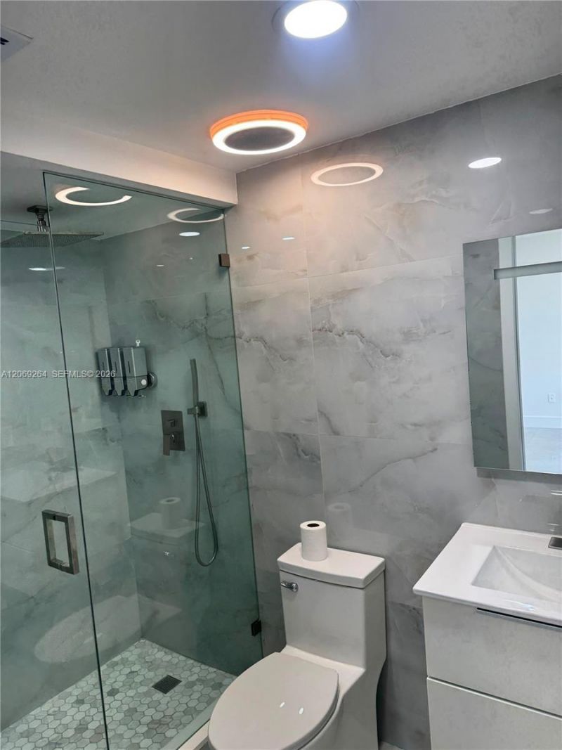 8635 NW 8th St , Unit 413, Miami, FL 33126 Photo