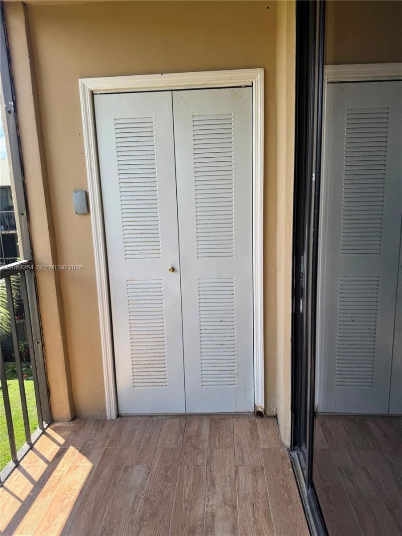 8635 NW 8th St , Unit 413, Miami, FL 33126 Photo