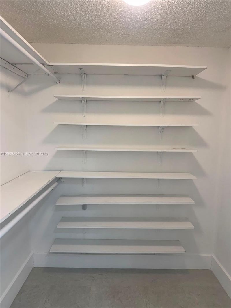 8635 NW 8th St , Unit 413, Miami, FL 33126 Photo