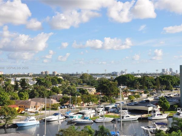 2601 NW 16th St Rd , Unit 637, Miami, FL 33125