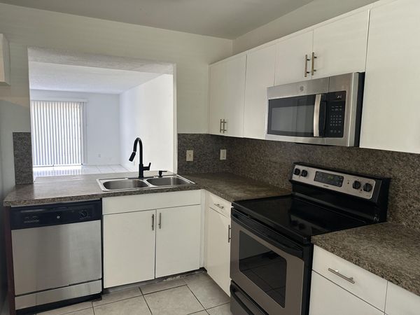 931 SW 20TH Court, Delray Beach, FL 33445