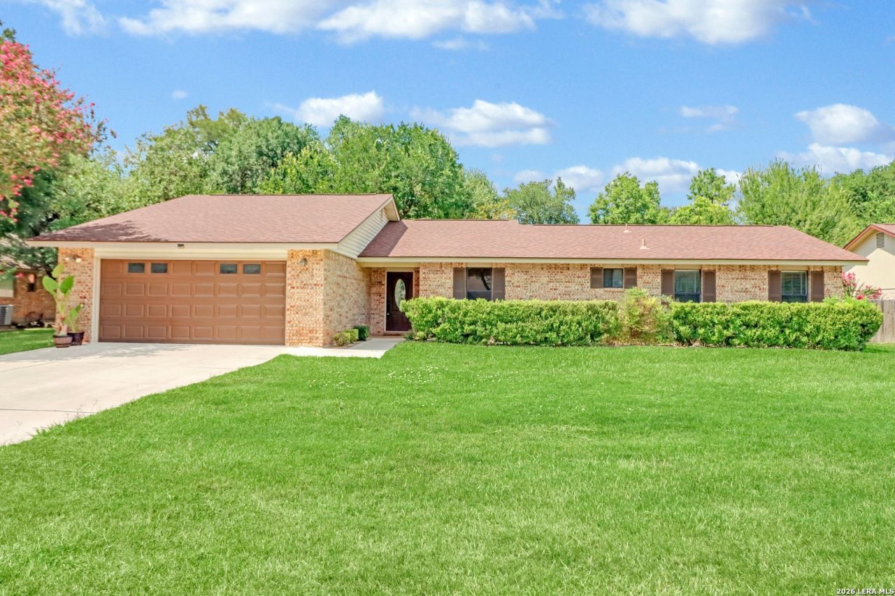 146 Twin Oak Rd, Seguin, TX 78155 Main Photo