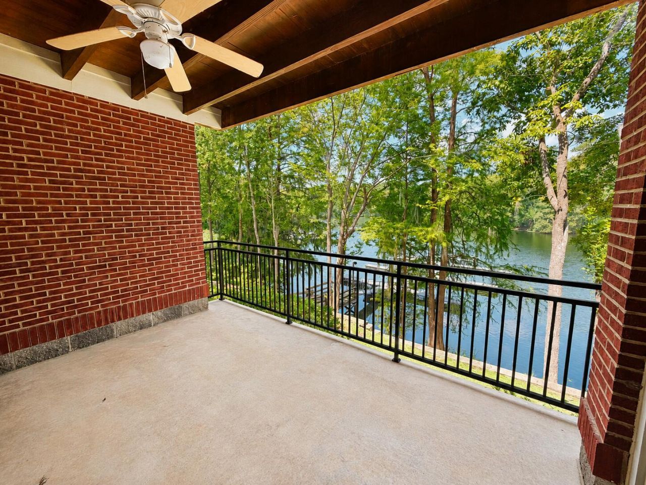 306 Trillium Court Photo 5