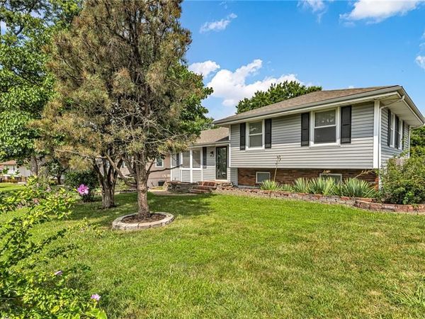 1304 NW 65th Terrace, Kansas City, MO 64118