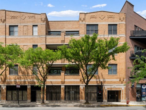 2040 W Belmont Avenue , Unit 405, Chicago, IL 60618