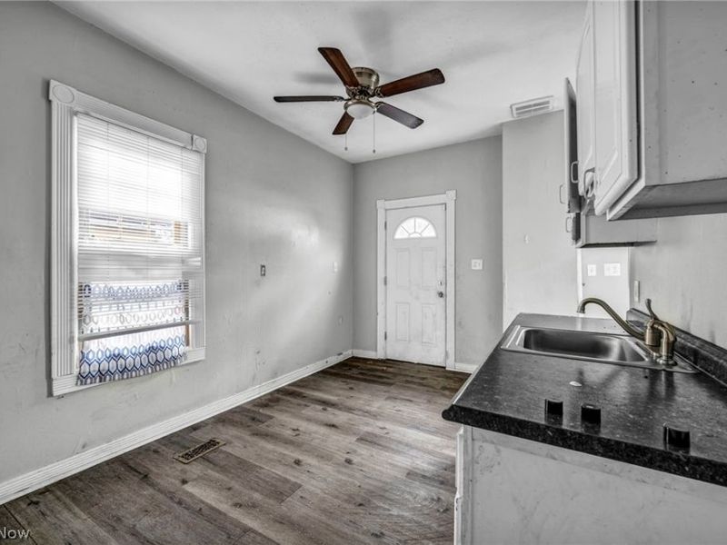 8417 Tioga Avenue, Cleveland, OH 44105 Photo 9