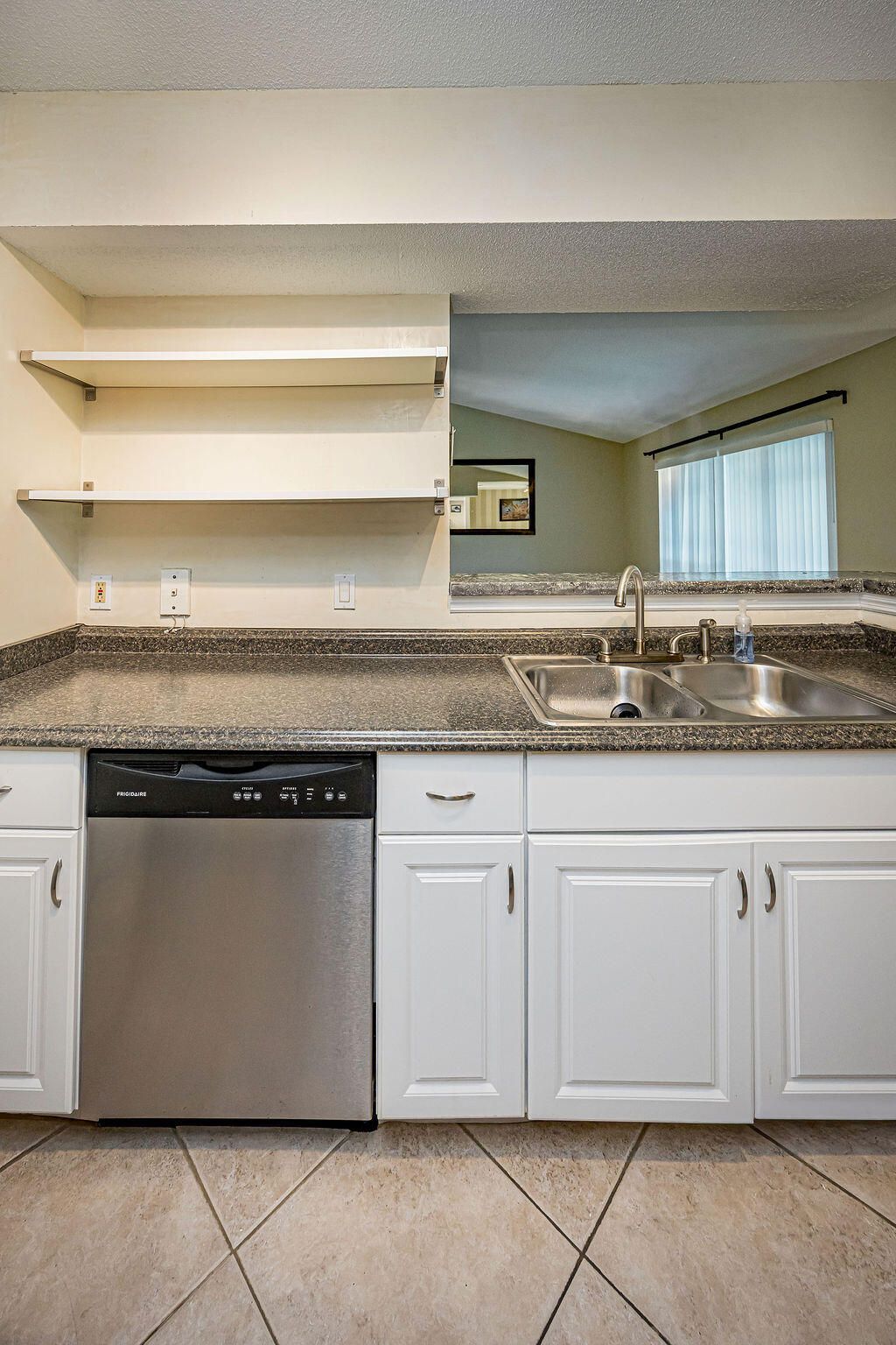 815 W Boynton Beach Boulevard, Unit 1-203, Boynton Beach, FL 33426 Photo