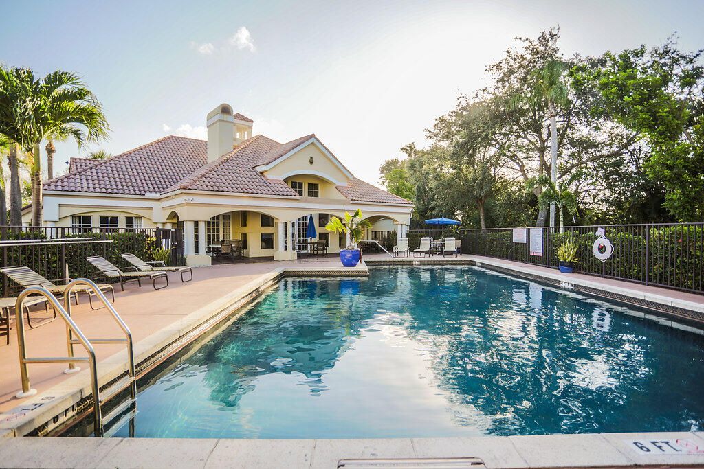 815 W Boynton Beach Boulevard, Unit 1-203, Boynton Beach, FL 33426 Photo