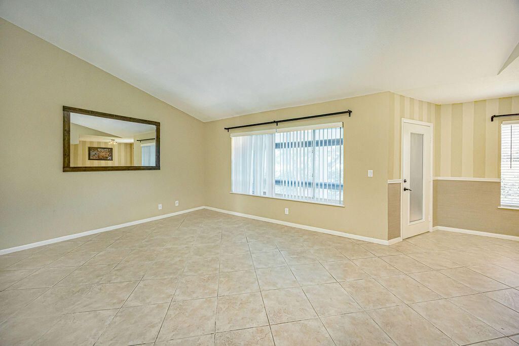 815 W Boynton Beach Boulevard, Unit 1-203, Boynton Beach, FL 33426 Photo