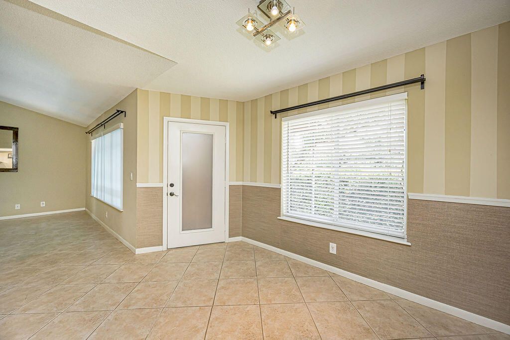 815 W Boynton Beach Boulevard, Unit 1-203, Boynton Beach, FL 33426 Photo