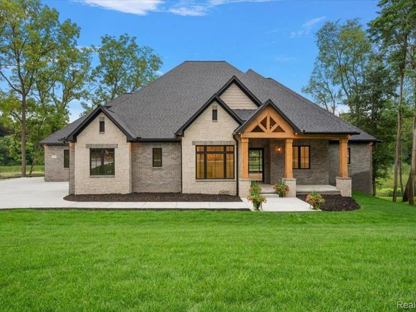 1059 Iroquois Trail, Oxford Township, Mi 48371