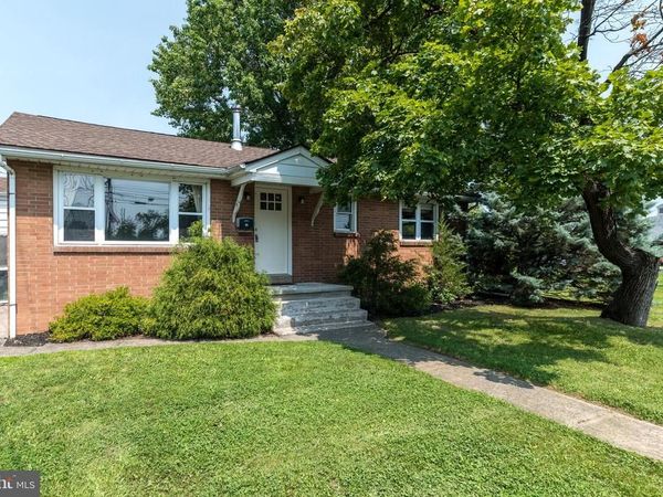 535 W MILL STREET, QUAKERTOWN, PA 18951