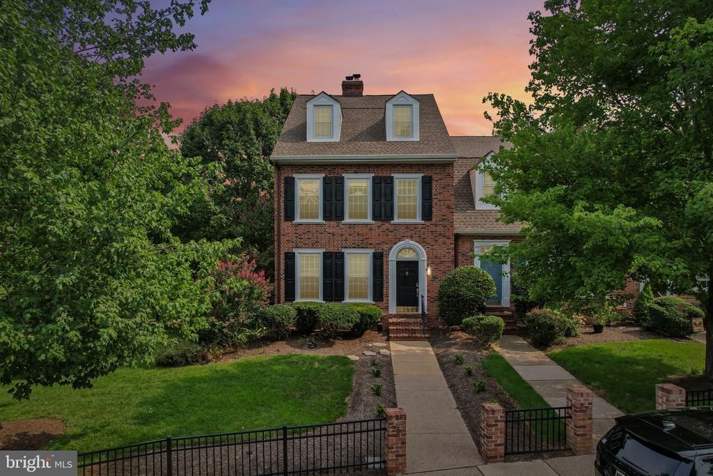 25 COMMANDERS DRIVE , WASHINGTON CROSSING, PA 18977