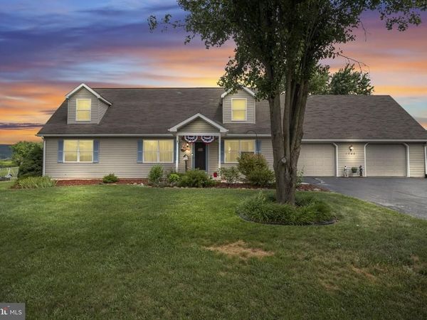 1345 HILLTOWN ROAD, BIGLERVILLE, PA 17307