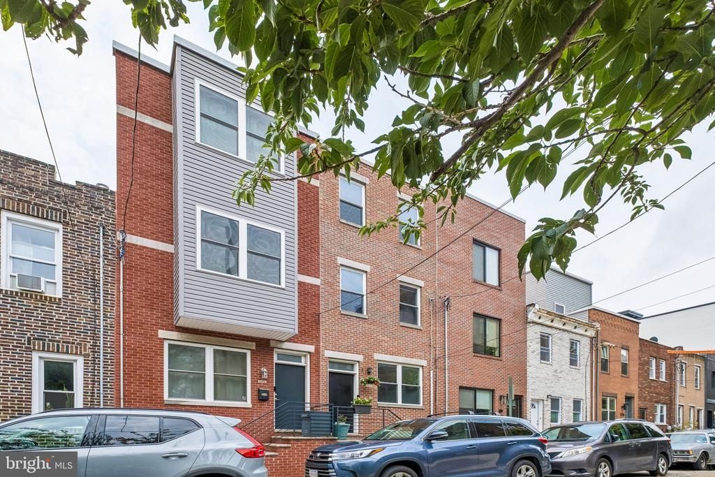2220 Manton Street, Philadelphia, PA 19146 Main Photo