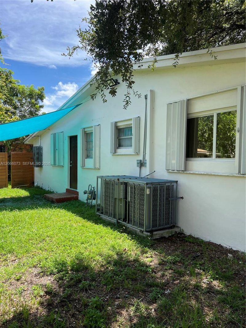 5517 NW 1st Pl , Miami, FL 33127 Photo